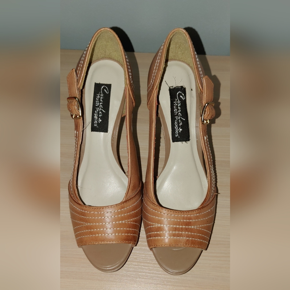 Canela Hush Puppies Leather Heels  Size 5M